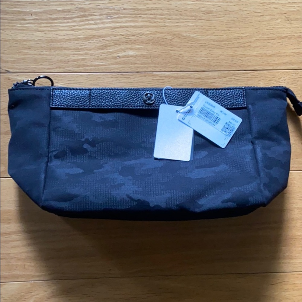 Lululemon toiletry bag